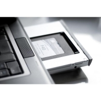 Ramka montażowa SSD/HDD do napędu CD/DVD/Blu-ray, SATA na IDE,   9,5 mm -884652